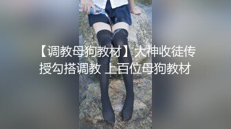 长相甜美短发萌妹子假吊跳蛋自慰，慢慢脱光揉搓奶子舔假吊抽插震动